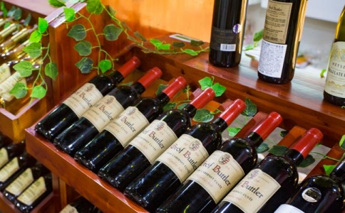 重慶保稅港買進口紅酒 重慶市民偏好口感濃郁的紅酒