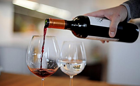 成都進(jìn)口紅酒圈三個(gè)90后 專(zhuān)訪西南盲品俱樂(lè)部丁磊