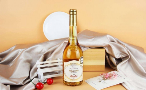 重慶酒水批發市場 英國推出紙質葡萄酒瓶